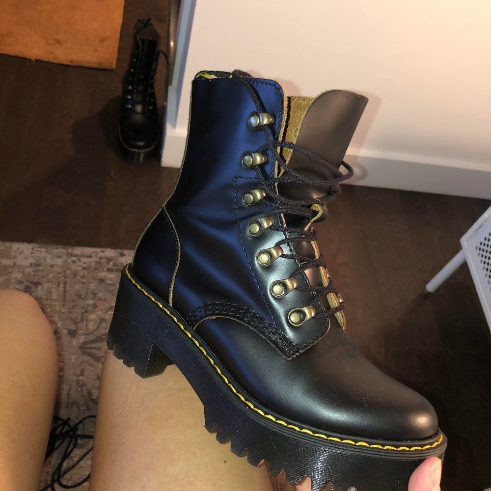 DOC MARTEN'S LEONA HEELED BOOT SIZE 6 NWOT